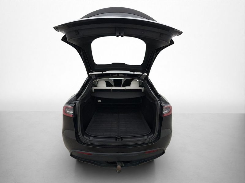Tesla Model Y bild 21