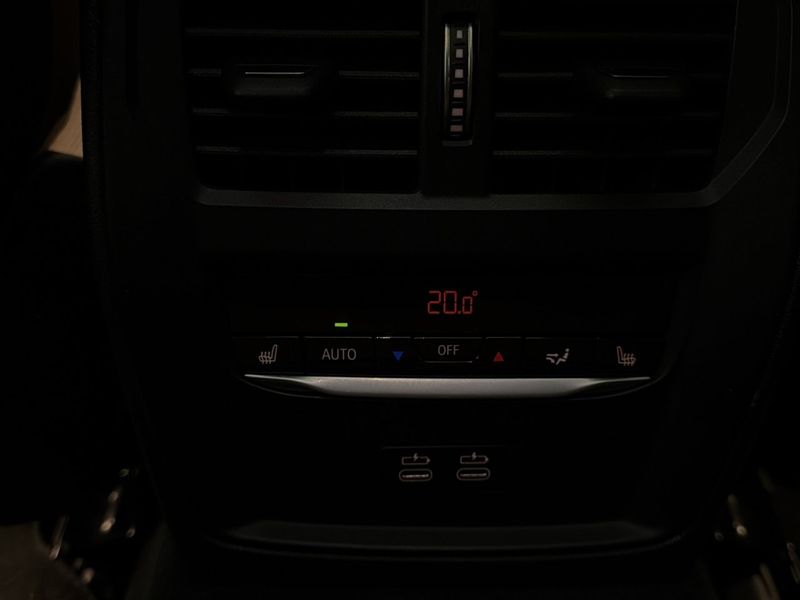 BMW i4 bild 24