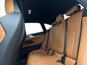 BMW i4 bild 15