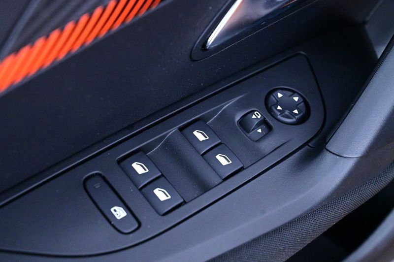 Peugeot e-2008 bild 11
