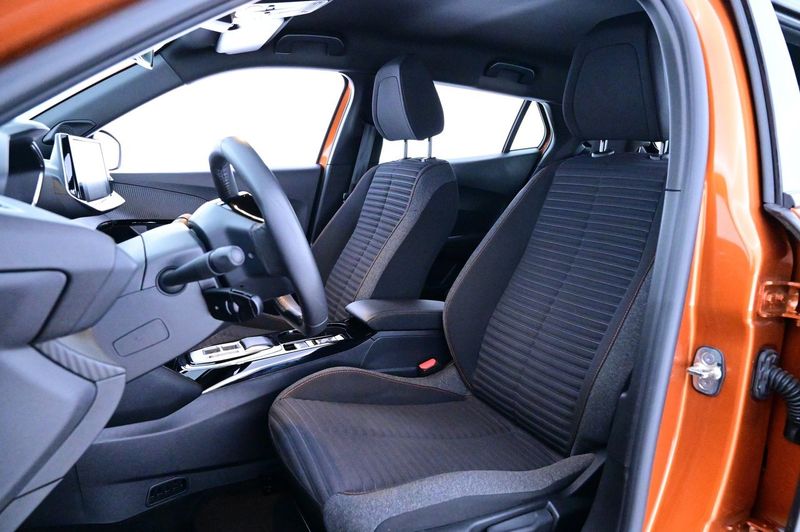 Peugeot e-2008 bild 10