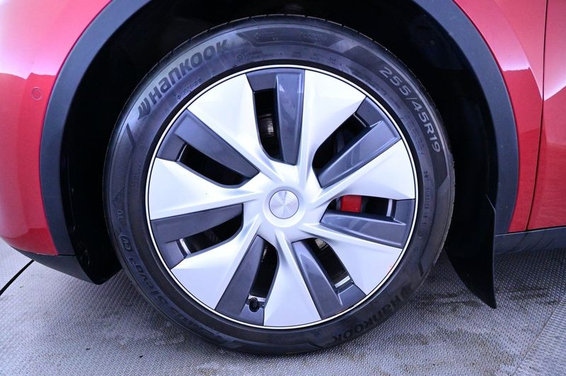 Tesla Model Y bild 27
