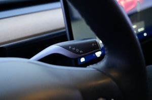 Tesla Model Y bild 8
