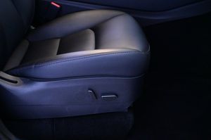 Tesla Model Y bild 13