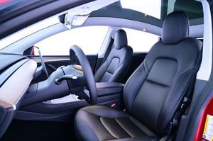 Tesla Model Y bild 9