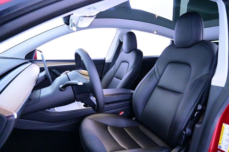 Tesla Model Y bild 9