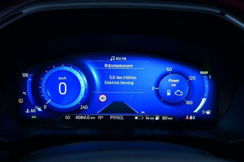 Ford Kuga bild 8