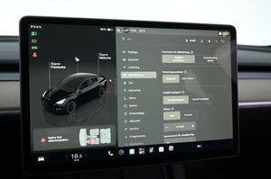 Tesla Model Y bild 15