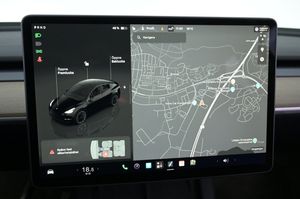 Tesla Model Y bild 19