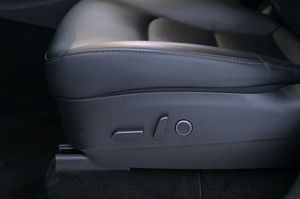 Tesla Model Y bild 11