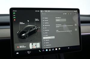 Tesla Model Y bild 16