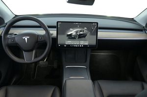 Tesla Model Y bild 6