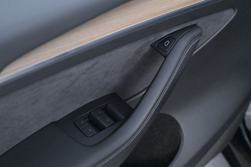 Tesla Model Y bild 10