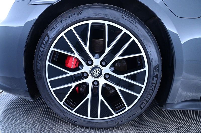 Porsche Taycan bild 27