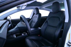 Tesla Model 3 bild 8