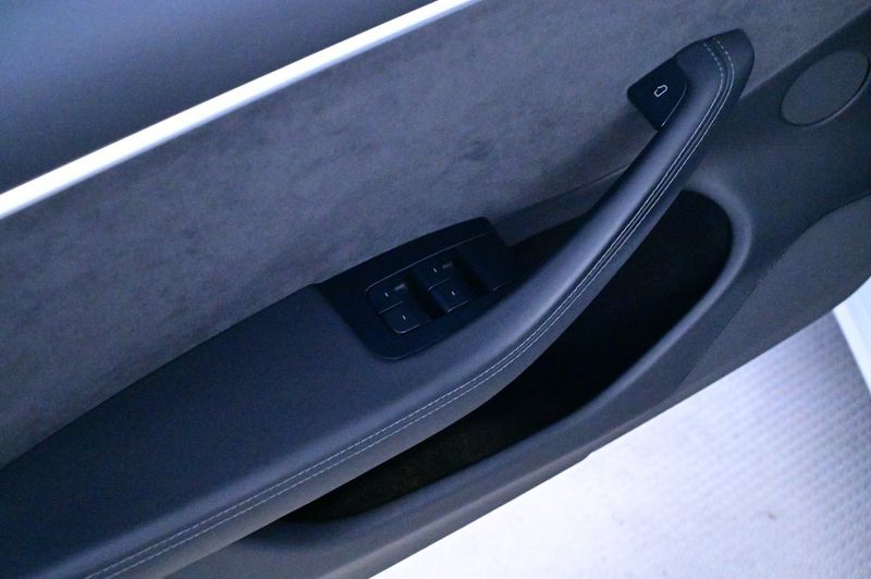 Tesla Model 3 bild 9