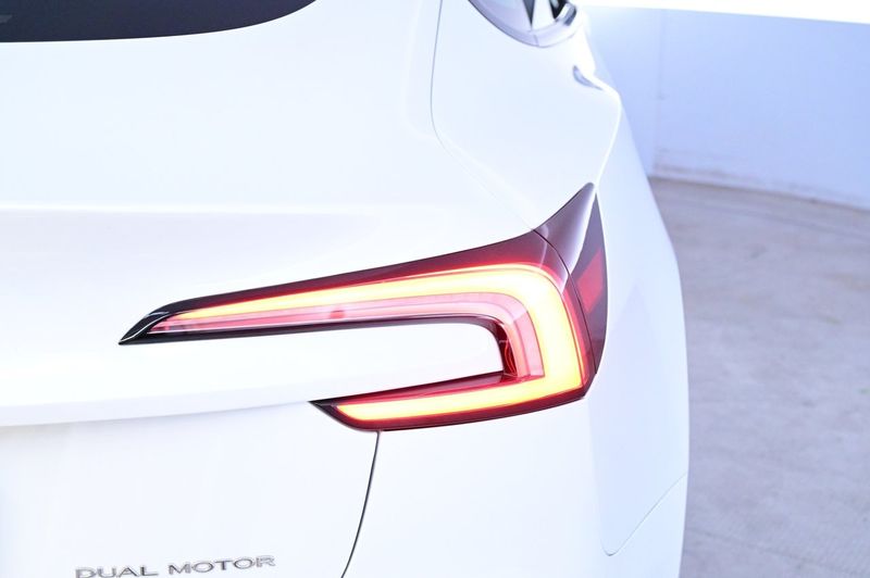 Tesla Model 3 bild 26