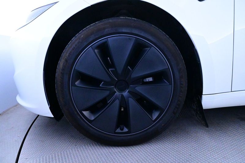 Tesla Model 3 bild 27