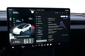Tesla Model 3 bild 13