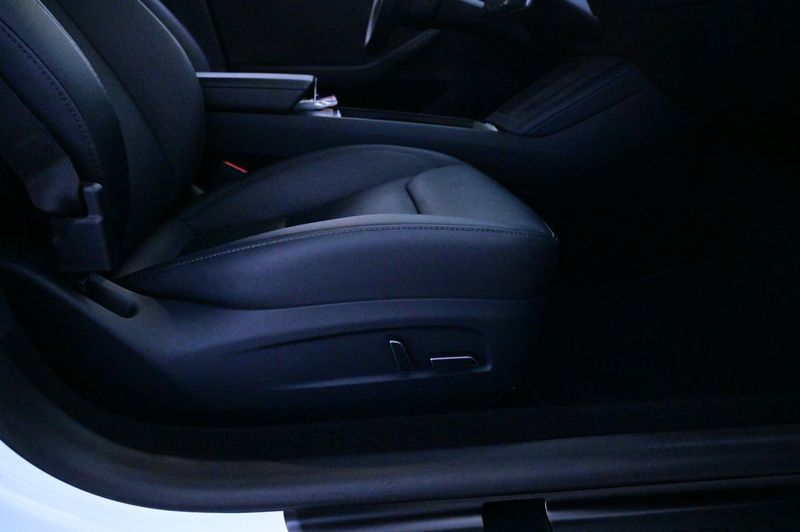 Tesla Model 3 bild 12
