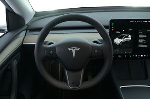 Tesla Model Y bild 7