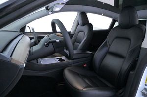 Tesla Model Y bild 9