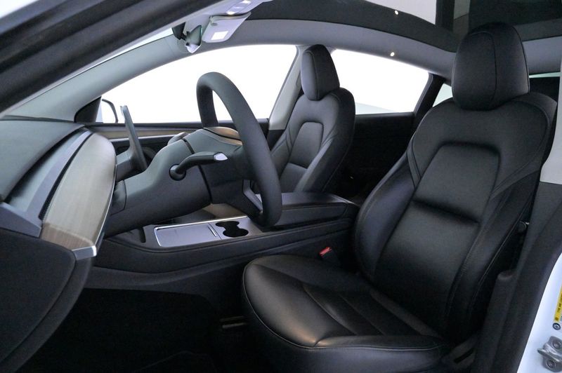 Tesla Model Y bild 9
