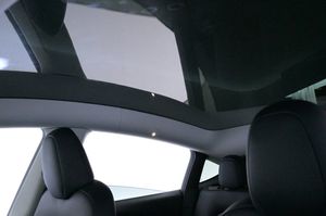 Tesla Model Y bild 25