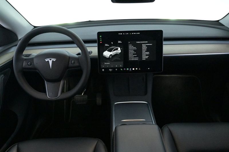 Tesla Model Y bild 6