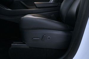 Tesla Model Y bild 11