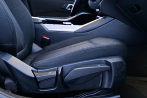 BMW 330 bild 13