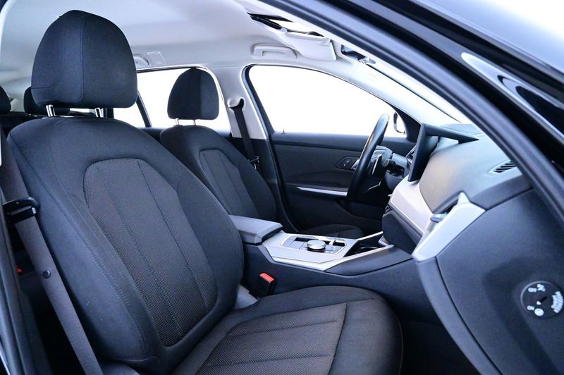 BMW 330 bild 12