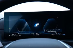 BMW 330 bild 8