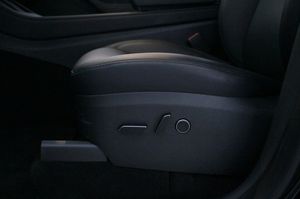 Tesla Model Y bild 11