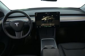 Tesla Model Y bild 6