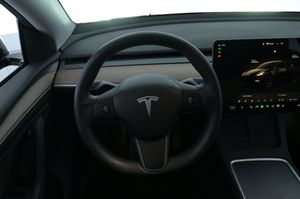 Tesla Model Y bild 7