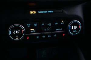 Ford Kuga bild 19