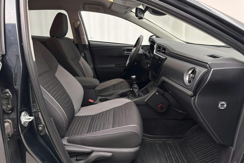 Toyota Auris bild 7