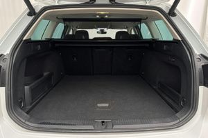 Volkswagen Passat bild 9