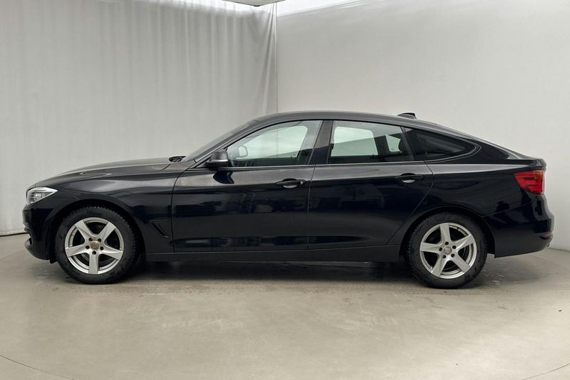 BMW 320 bild 2