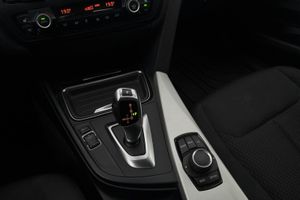 BMW 320 bild 12