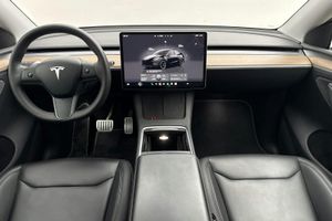 Tesla Model Y bild 6