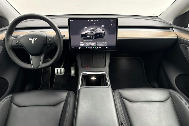 Tesla Model Y bild 6