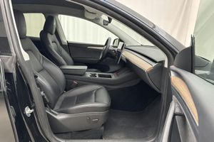 Tesla Model Y bild 7