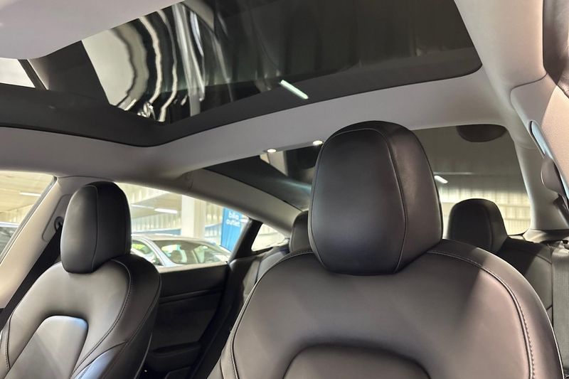 Tesla Model 3 bild 17