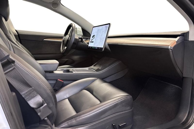 Tesla Model 3 bild 15