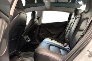 Tesla Model 3 bild 14