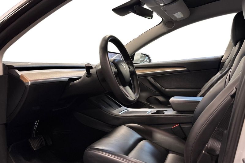 Tesla Model 3 bild 13