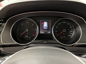 Volkswagen Passat bild 16
