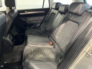 Volkswagen Passat bild 11
